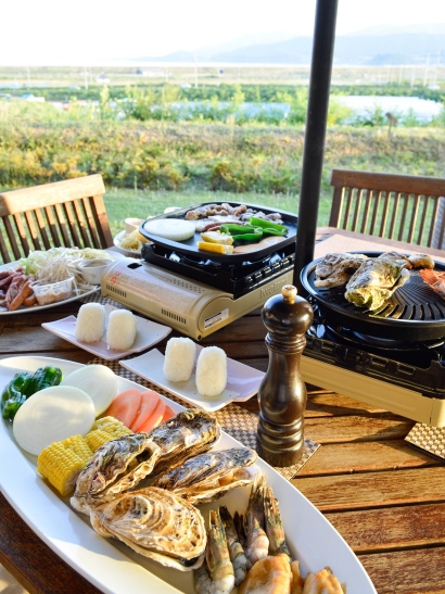 ホテル敷地内だから安心♪三陸の海を見ながらBBQ!